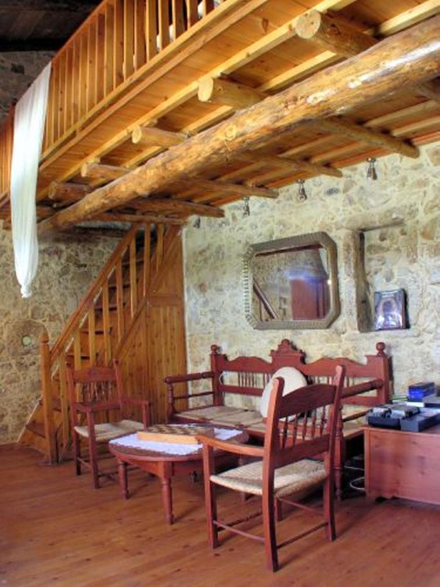 Kouriton House Country house *